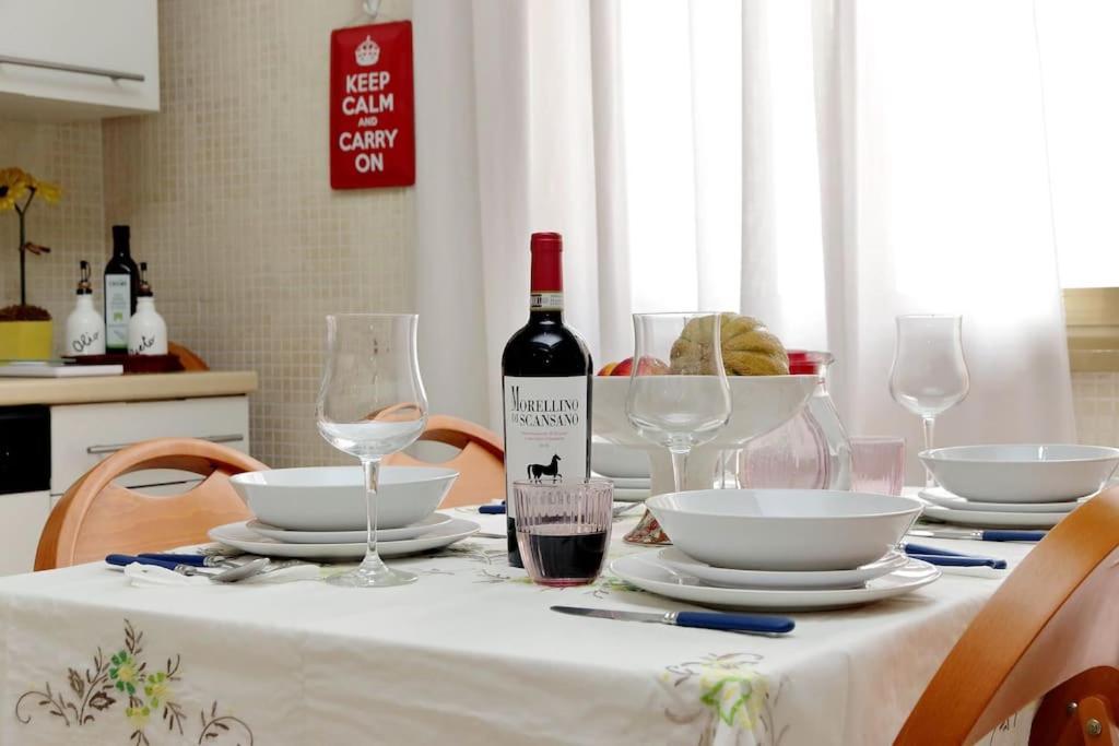 Relax Rome With 2 Balconies - 2 Bedroom Flat, 3Rd Floor With Lift, High Comfort, Quite, A Walk From Urban Train Station Gemelli And Metro A Stops Battistini & Cornelia Connecting To Center In 20 Minutes, 2 Steps From Bus Stop, Cycle Path, Groceries Eksteriør bilde