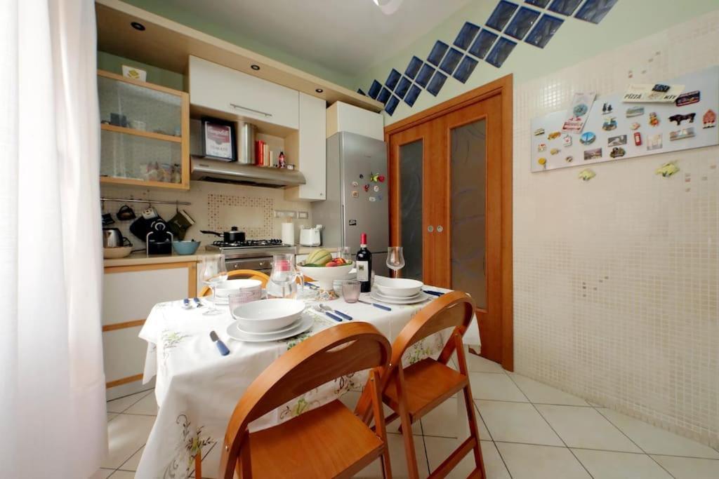Relax Rome With 2 Balconies - 2 Bedroom Flat, 3Rd Floor With Lift, High Comfort, Quite, A Walk From Urban Train Station Gemelli And Metro A Stops Battistini & Cornelia Connecting To Center In 20 Minutes, 2 Steps From Bus Stop, Cycle Path, Groceries Eksteriør bilde