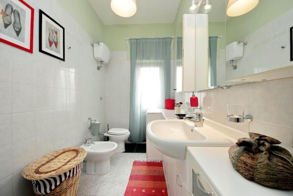 Relax Rome With 2 Balconies - 2 Bedroom Flat, 3Rd Floor With Lift, High Comfort, Quite, A Walk From Urban Train Station Gemelli And Metro A Stops Battistini & Cornelia Connecting To Center In 20 Minutes, 2 Steps From Bus Stop, Cycle Path, Groceries Eksteriør bilde