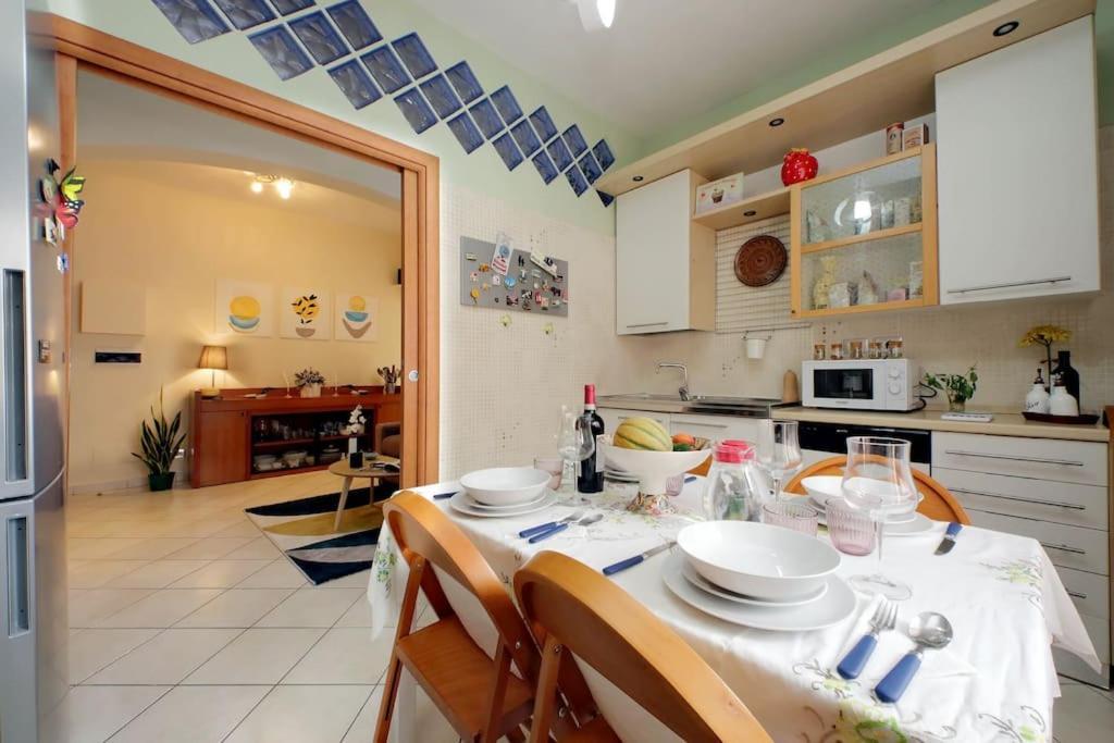 Relax Rome With 2 Balconies - 2 Bedroom Flat, 3Rd Floor With Lift, High Comfort, Quite, A Walk From Urban Train Station Gemelli And Metro A Stops Battistini & Cornelia Connecting To Center In 20 Minutes, 2 Steps From Bus Stop, Cycle Path, Groceries Eksteriør bilde